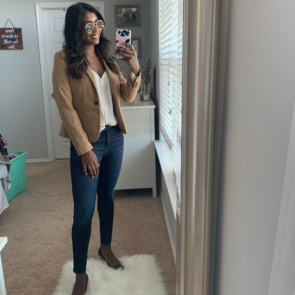 Banana Republic Tan Blazer - Picture 2 of 5